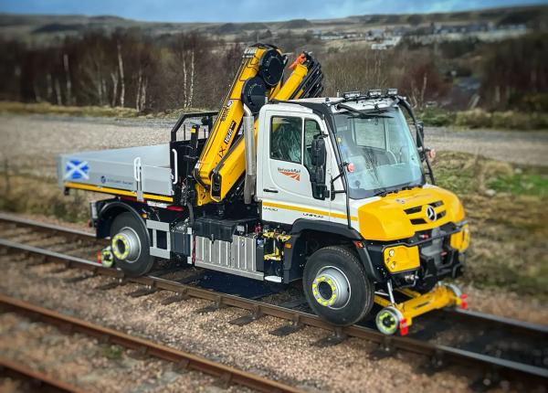 Mercedes Unimog Crane